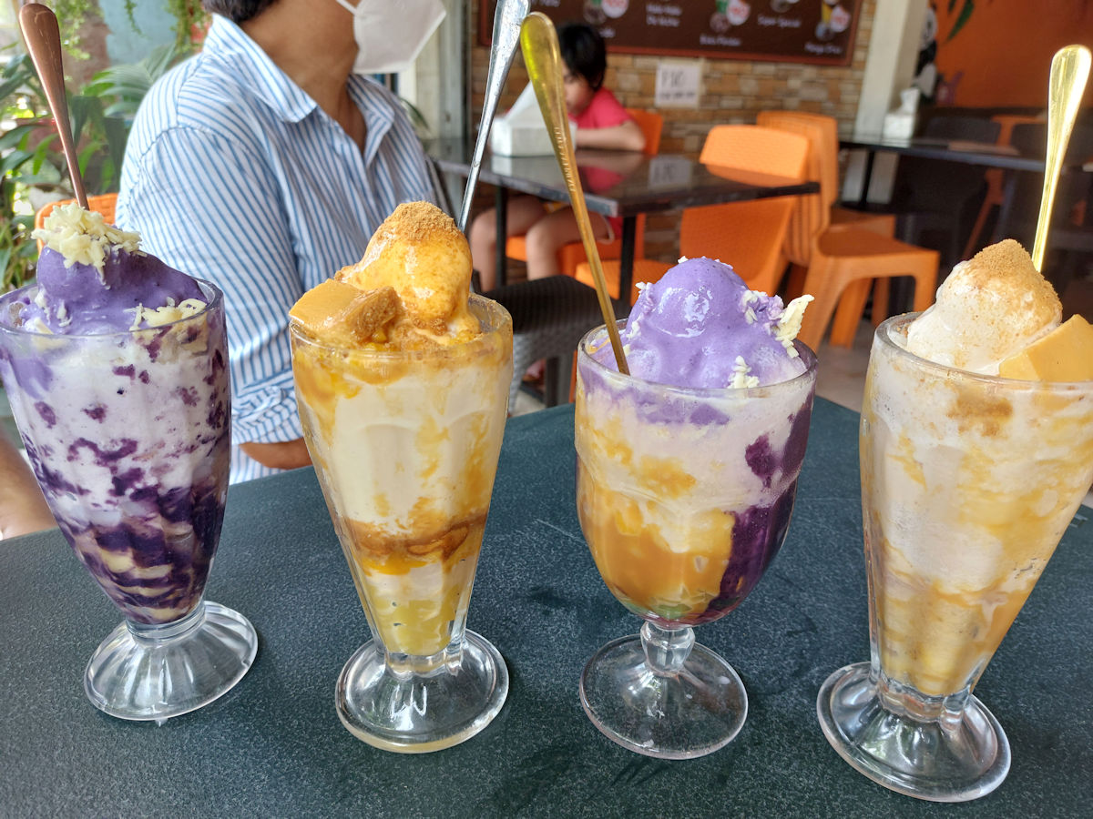 Halo-halo at Calle Lune