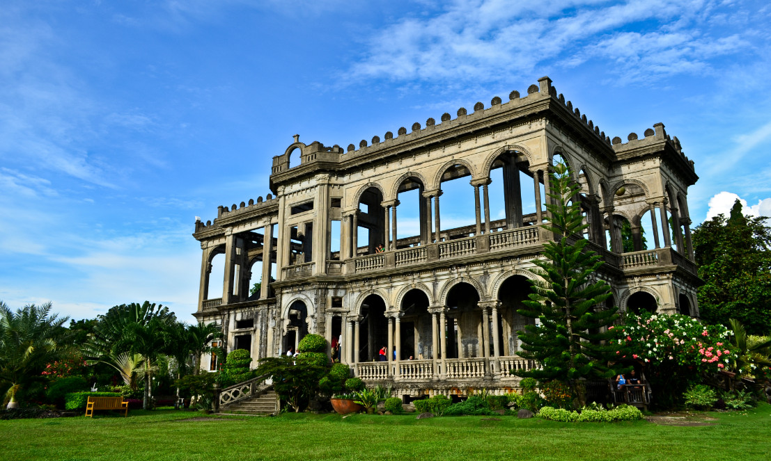 things to do in bacolod cityu the ruins