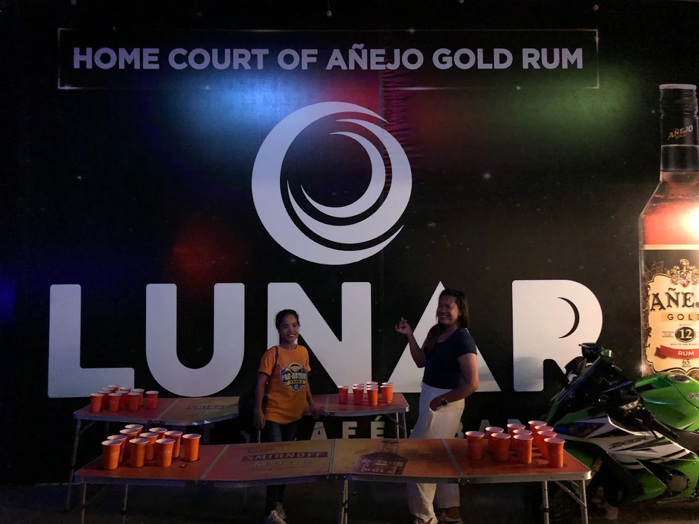 Lunar: Art, Cafe and Bar